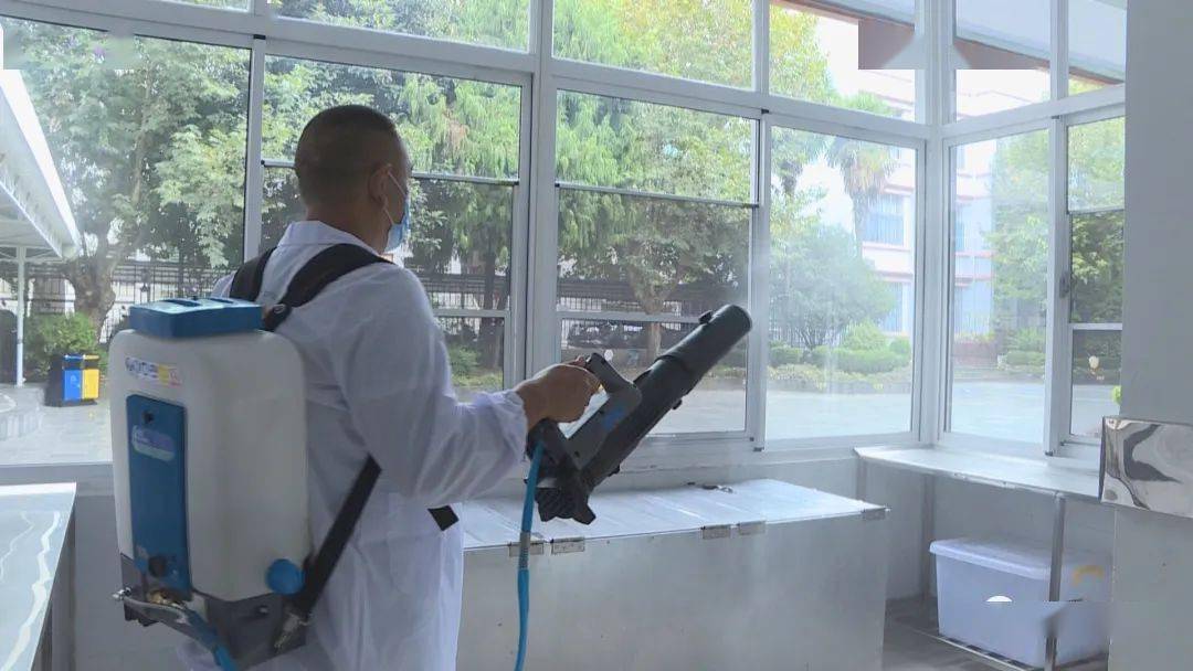 消杀公益进校园，筑牢“常消毒”防线——保山消毒服务护航师生健康